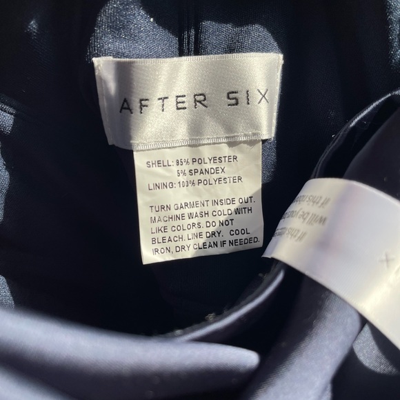 After Six Off The Shoulder Satin Charmeuse Gown With Removable Sleeves.Sz 6
#316 - Picture 8 of 9